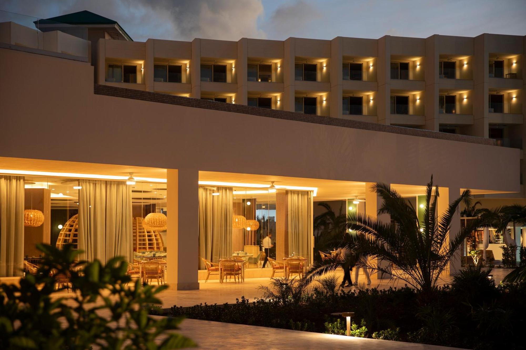 Hotel Joia Aruba By Iberostar à Palm Beach Extérieur photo